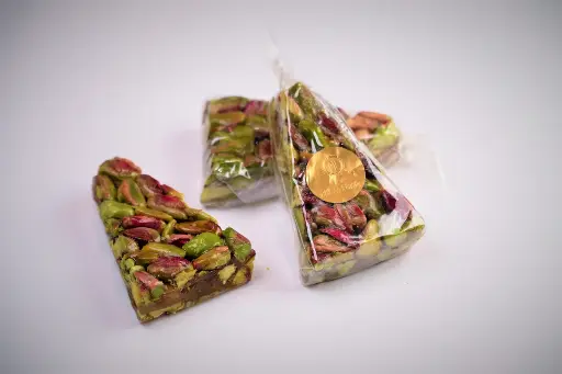 Raha Triangle Extra Pistachio 1kg